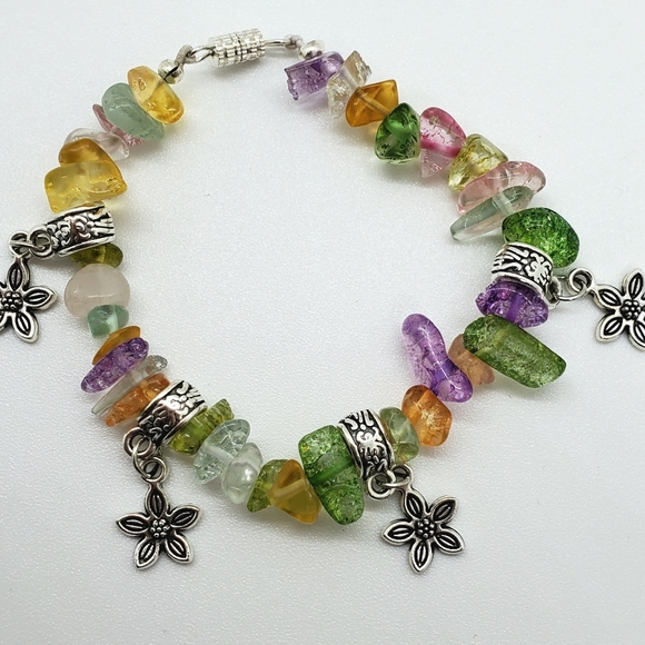 Womens 7 Chakra Mixed Chip with Flower Charms Elastic with Silver Clasp - Picture 2 of 2